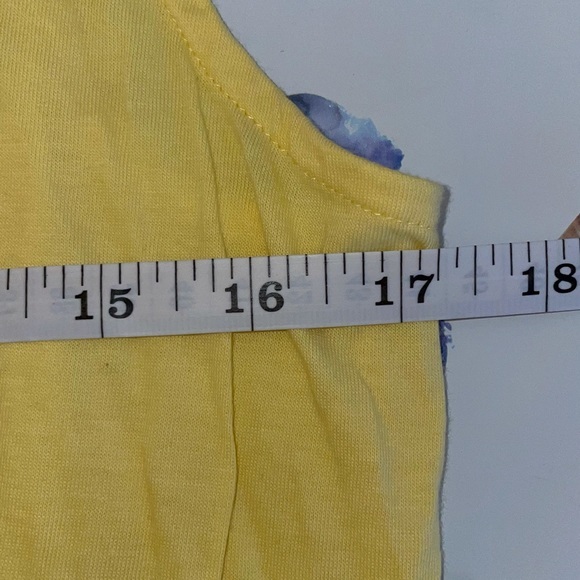 🔥🔥Bundle 🚨 Alert 2 Spring Tops Size Small - Picture 11 of 13